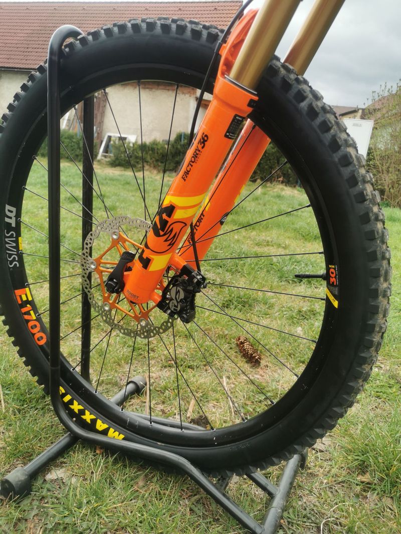 Mondraker Foxy Carbon RR 