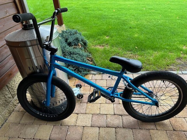 BMX Mongoose modré Legion L 100 20" 2020