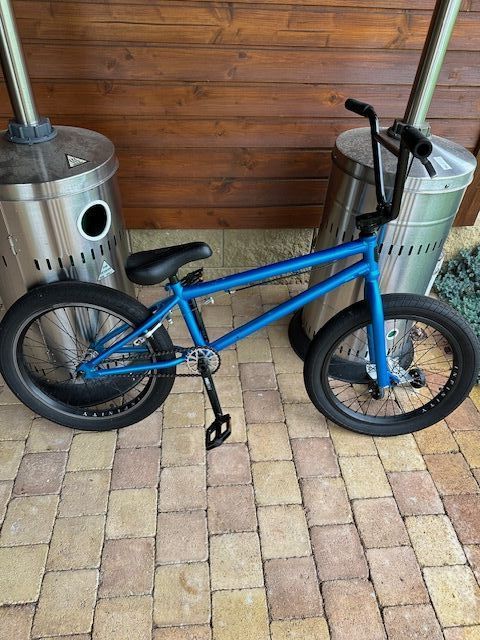 BMX Mongoose modré Legion L 100 20" 2020