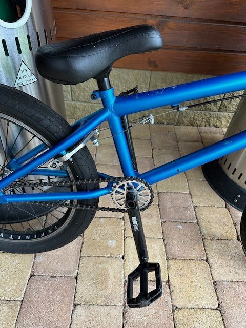 BMX Mongoose modré Legion L 100 20" 2020