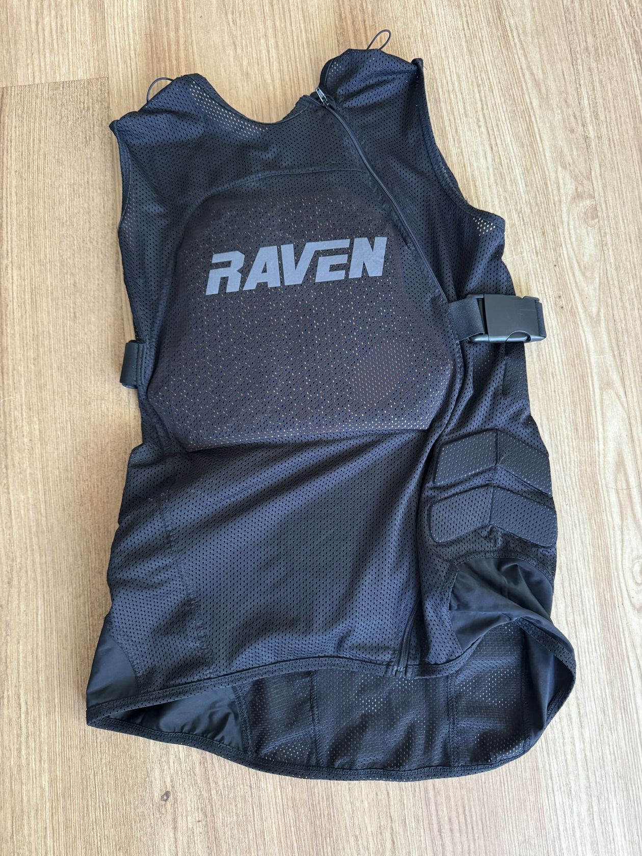 Ochranná vesta Raven Soft Shield