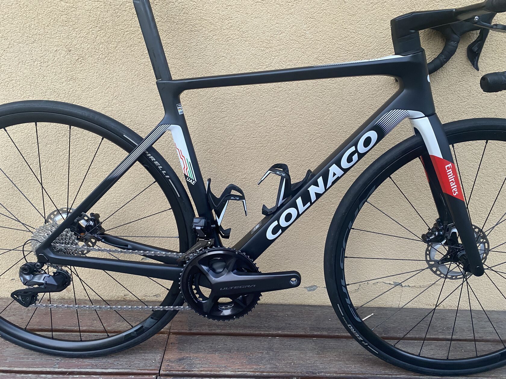 Colnago V4Rs UAE Emirates