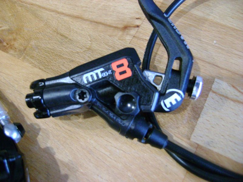 Magura MT8 (kombinace 4/2 píst) + Reach