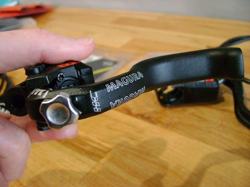 Magura MT8 (kombinace 4/2 píst) + Reach