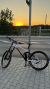 Celoodpružene kolo mondraker summum 2021 27.5 downhill 