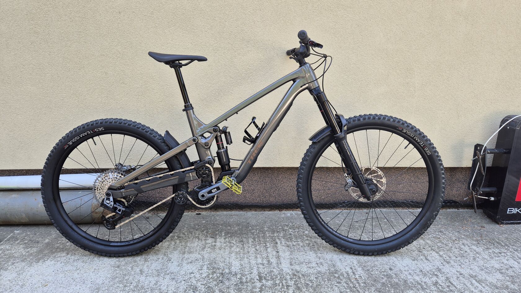 Trek Slash 9 GX AXS T-Type Gen 6