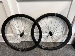 Prodám zapletená kola Reserve Wheels RSVr 40/44 700c