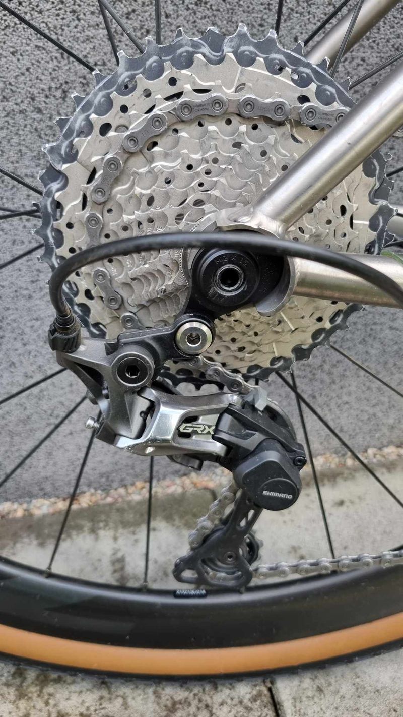 Triban GRVL900 Ti + Zipp 303S