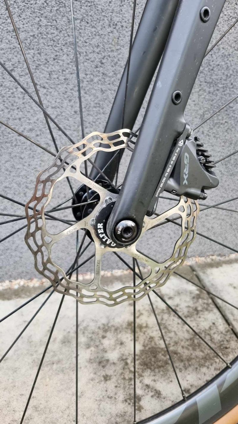 Triban GRVL900 Ti + Zipp 303S