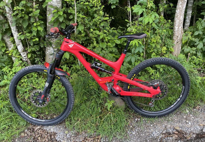 YT Capra CF pro 2019 L 27,5