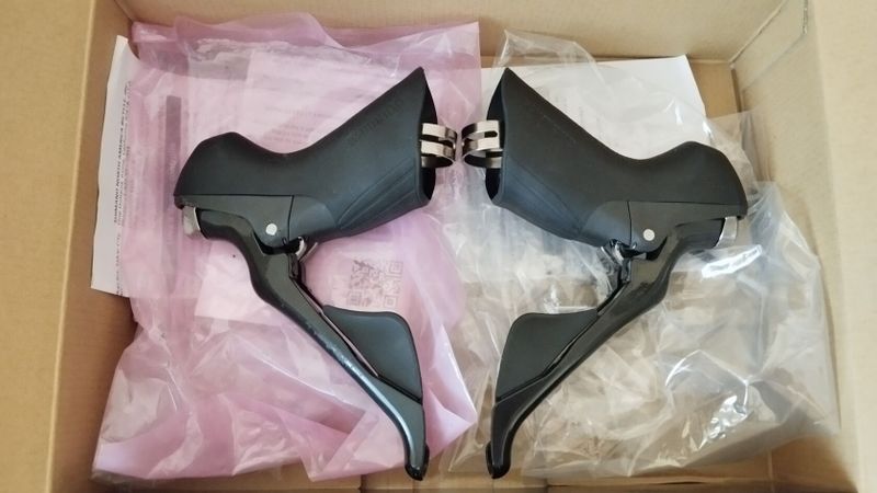 Páky SHIMANO Ultegra ST-R8000 11s