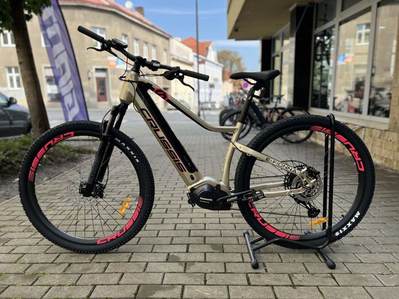 Horské dámské elektrokolo Crussis e-Fionna 8.9.-M 17" 2024 - 49 990,- Kč