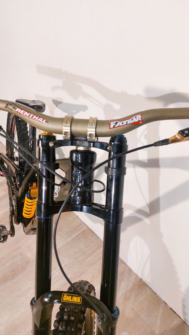 Commencal SUPREME DH V5 Ohlins Edition