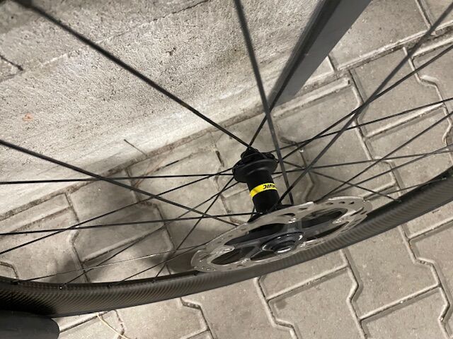 Zapletená kola MAVIC Cosmic SL 65 Disc