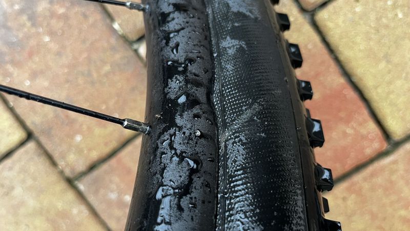 Tubeless zapletená kola Giant boost