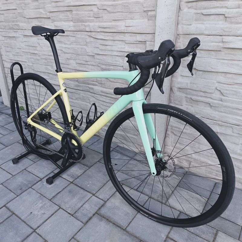 VÝPRODEJ Specialized tarmac sl6 sport disc < 500 km