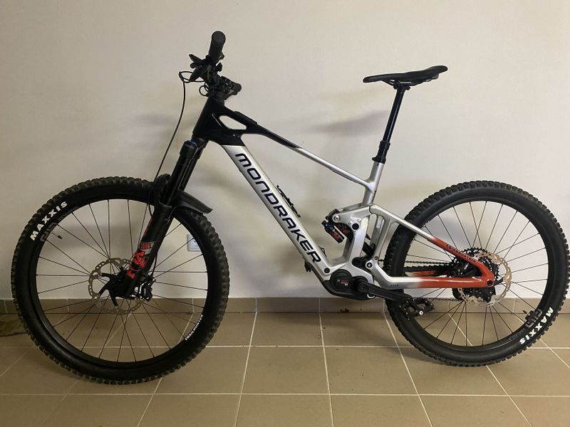 Elektrokolo Mondraker Dune R 2024, L Bosch SX 19,9 kg, karbon, 250 km, baterie 400Wh, plus 250Wh