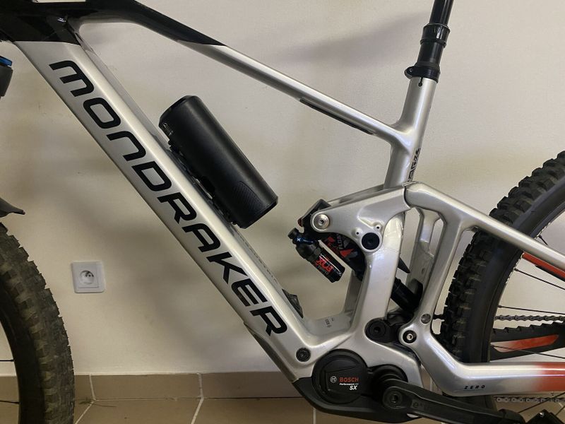 Elektrokolo Mondraker Dune R 2024, L Bosch SX 19,9 kg, karbon, 250 km, baterie 400Wh, plus 250Wh