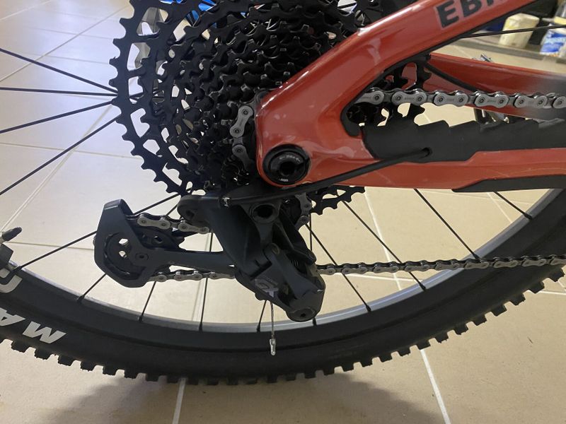 Elektrokolo Mondraker Dune R 2024, L Bosch SX 19,9 kg, karbon, 250 km, baterie 400Wh, plus 250Wh