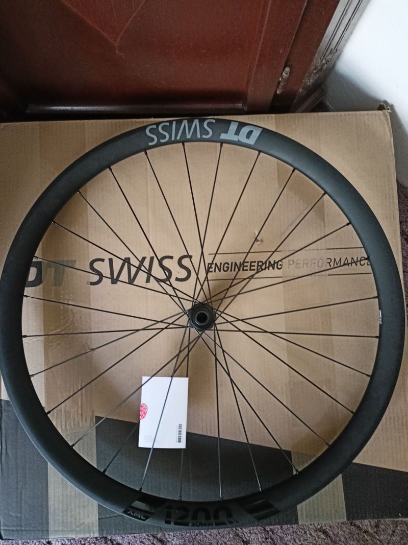 Nové přední kolo DT SWISS XMC1200 SPLINE 27,5"