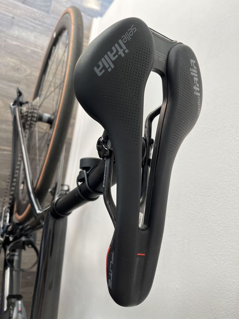 Prodám Specialized Tarmac SL6 - TOP specifikace, jako nové!!!