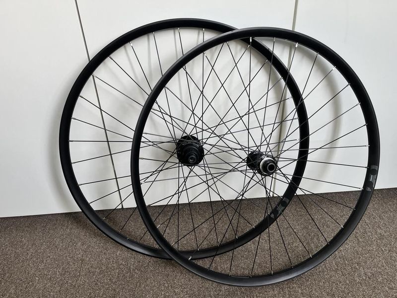 Pár nových zapletených kol 29" Orbea OC1 XC 25