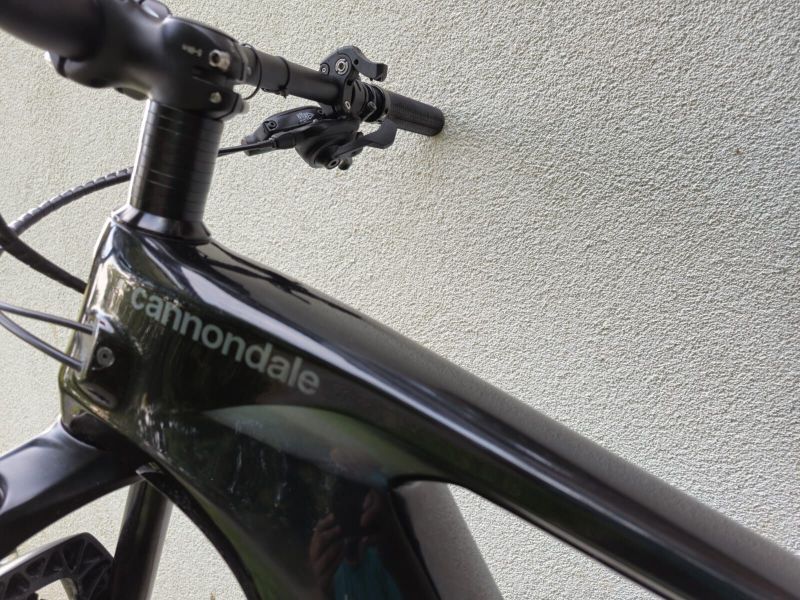 Elektrokolo Cannondale Habit 4 Neo 2021 vel.M Carbon