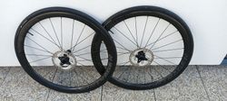 KOLA BONTRAGER AEOLUS RSL 37 TLR DISC váha 1325 g