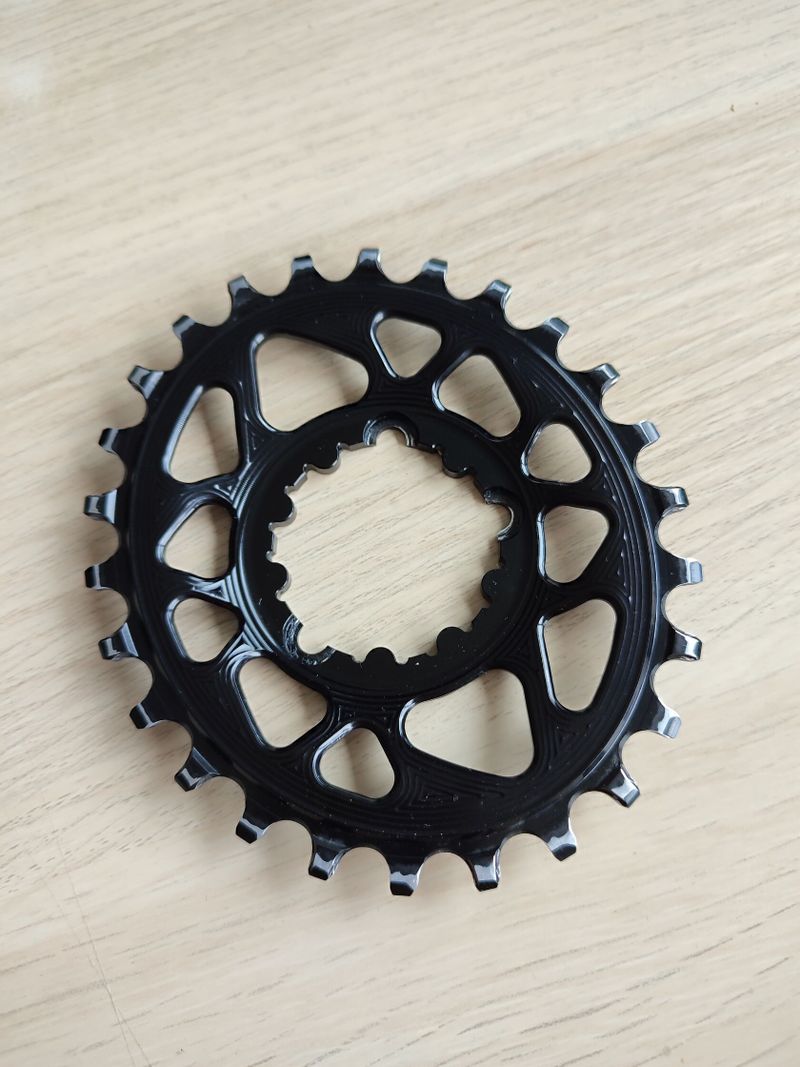 Absolut Black oval 26z, 6mm offset, Sram + Packeta Zdarma