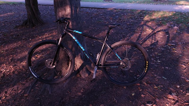 TREK X-Caliber 7 (2017), velikost L + teleskopickou sedlovku