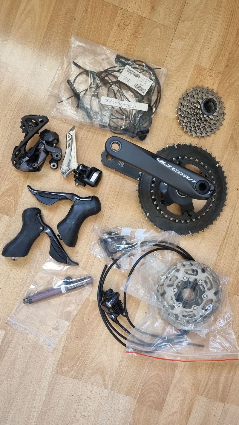 Sada Shimano ultegra 8000 Di2 disk 11x2