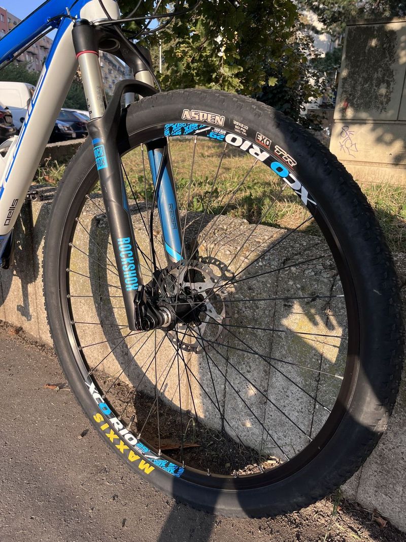 PELLS Razzer 29“ vel. L - sada SHIMANO XT + Rock Shox REBA RL + bezdušová kola MAXXIS ASPEN TR