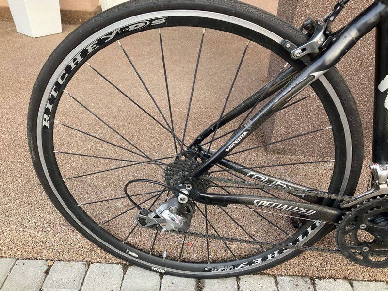 Silniční karbonové kolo Specialized Roubaix pro 52