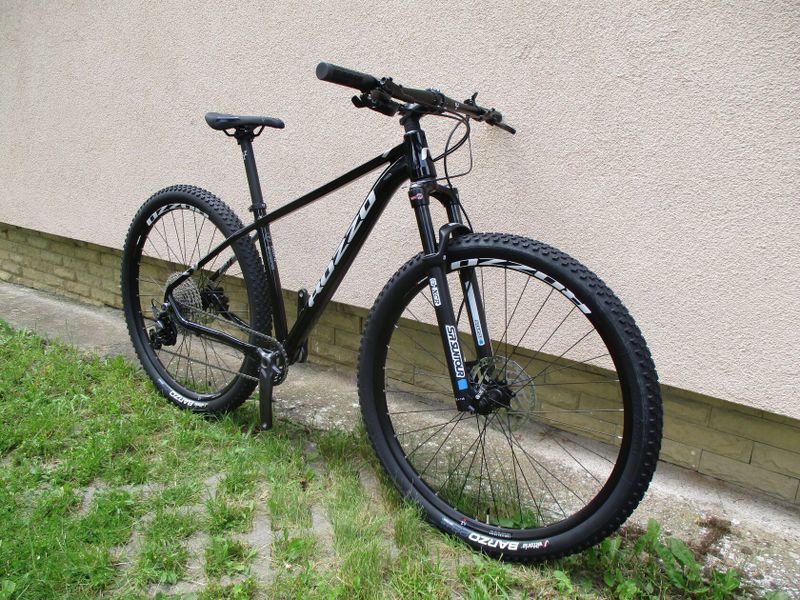 Nové 29" kolo ROZZO BOOST 40, vzduchová vidlice Suntour XCR, osazení Shimano Deore 1x12, pevné osy