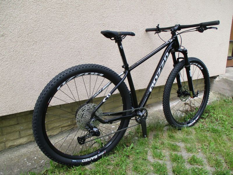 Nové 29" kolo ROZZO BOOST 40, vzduchová vidlice Suntour XCR, osazení Shimano Deore 1x12, pevné osy