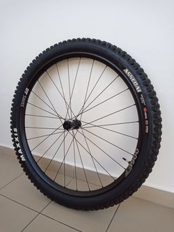 DT Swiss E1900 29' + plášť Maxxis Assegai NOVÉ 