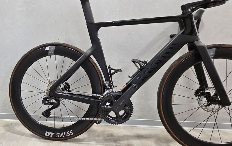 Canyon Aeroud CF SLX 8 Di2 