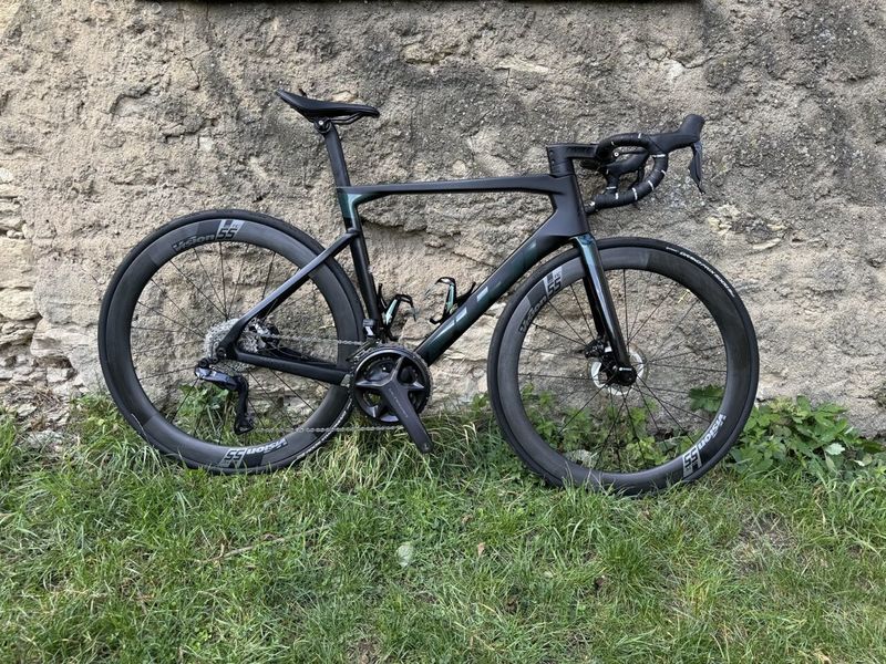 Fuji Transonic 1.3 velikost M/54 na Ultegra 2x12 DI2 , kliky 170mm, řídítka 40, možnost odkoupit rám