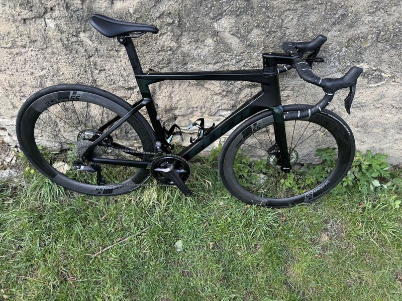 Fuji Transonic 1.3 velikost M/54 na Ultegra 2x12 DI2 , kliky 170mm, řídítka 40, možnost odkoupit rám