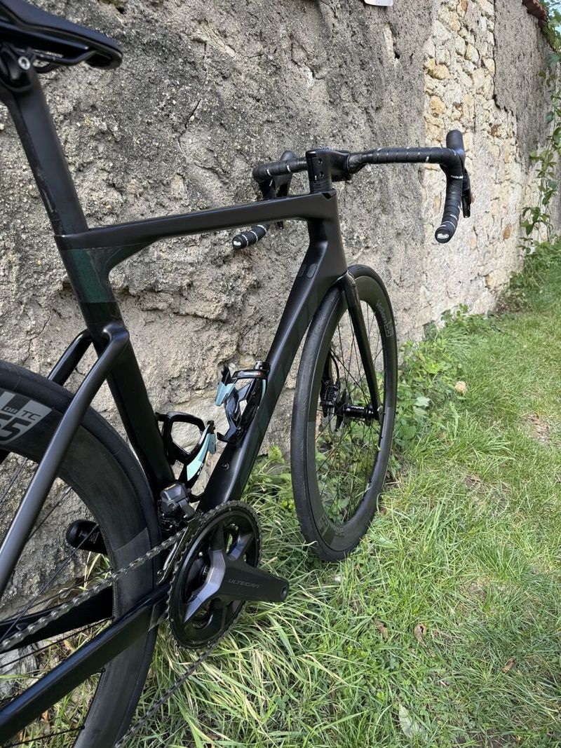 Fuji Transonic 1.3 velikost M/54 na Ultegra 2x12 DI2 , kliky 170mm, řídítka 40, možnost odkoupit rám