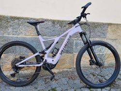 Celoodpružené elektrokolo Specialized