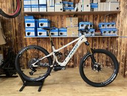 Testbike Elektrokolo Pivot Shuttle AM PRO X01 Transmission L