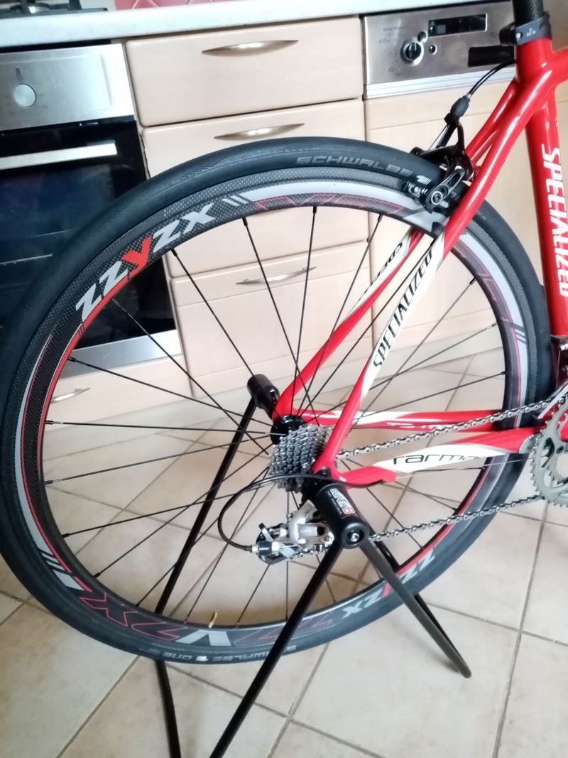 2x Karbon silniční kola + Fulcrum Racing 1 alu, klasické, ořech Shimano, rychloupínâky