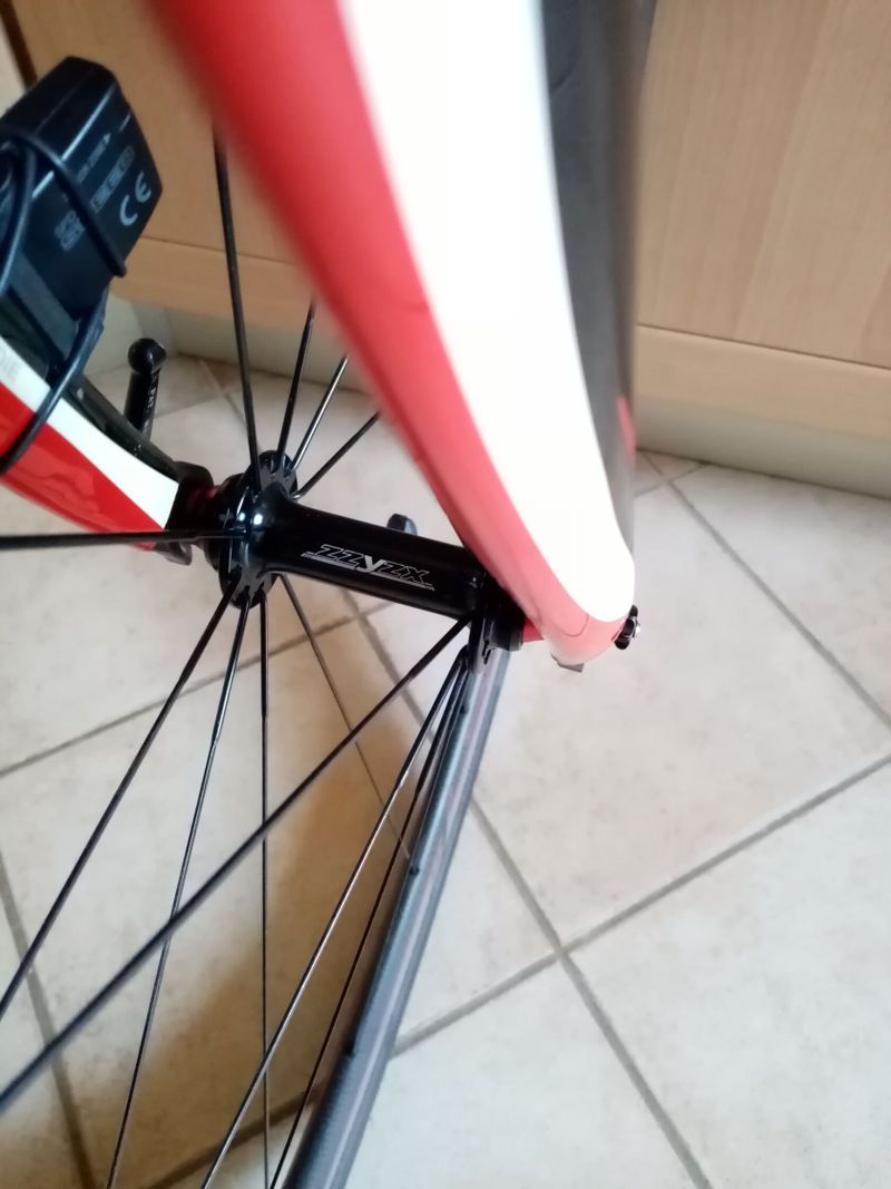 2x Karbon silniční kola + Fulcrum Racing 1 alu, klasické, ořech Shimano, rychloupínâky