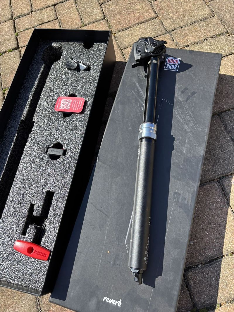 Teleskopická sedlovka Rock Shox Reverb AXS