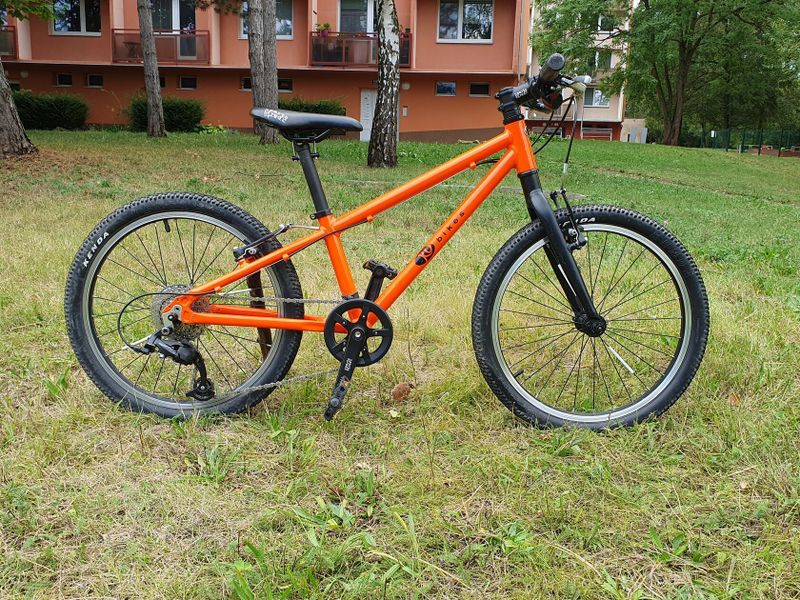 Lehké dětské kolo KUbikes 20L