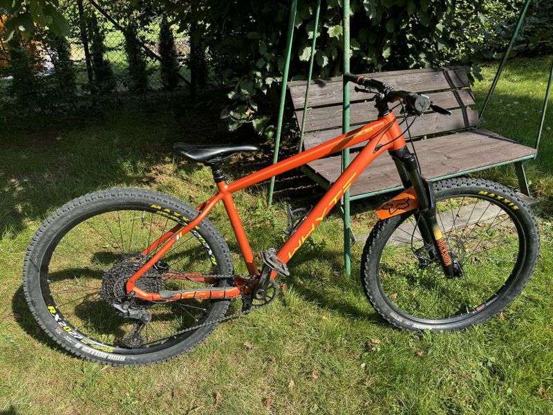 Trailové horské kolo Whyte 806 Compact V4