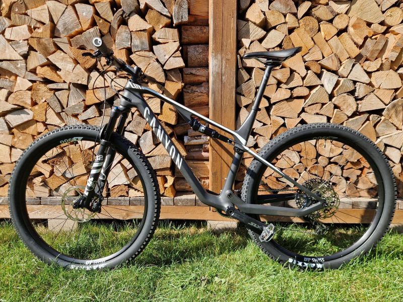 Prodám horské kolo Canyon Lux CF6, vel. L pro výšku postavy cca 184-192 cm.