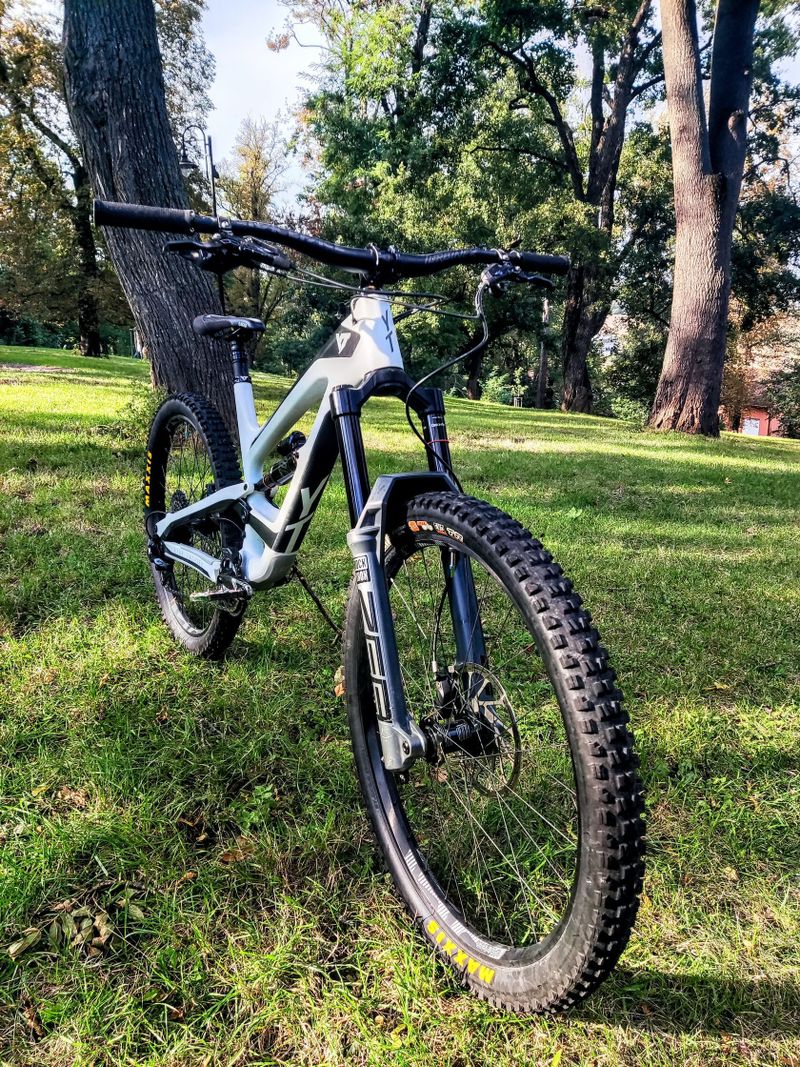 YT Capra 27 CF Pro 2019