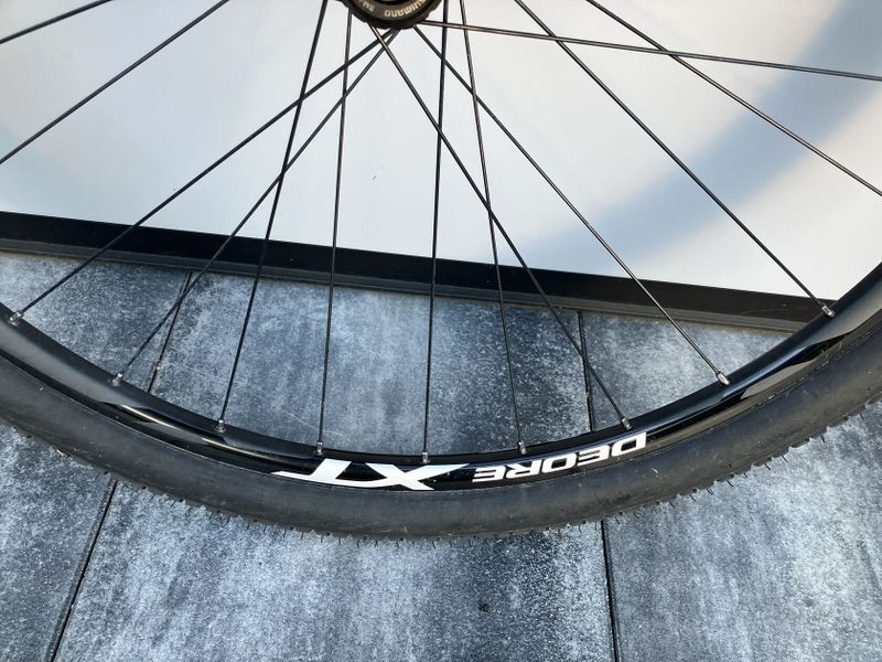 Prodám kvalitní tuhá kola Shimano XT